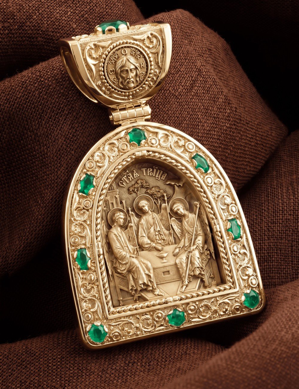 Образок из лимонного золота c эмалью и хризопразом