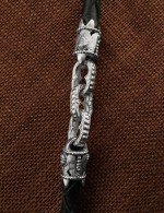 Гайтан из белого золота c кожаным шнурком