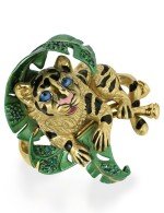 Кольцо из лимонного золота c эмалью и изумрудом