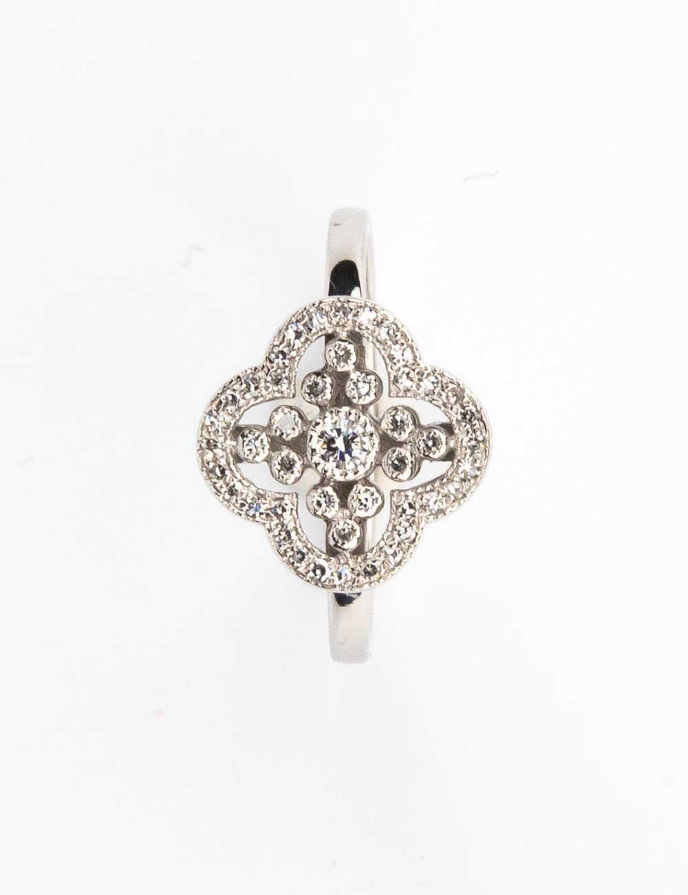 Кольцо из белого золота c бриллиантами