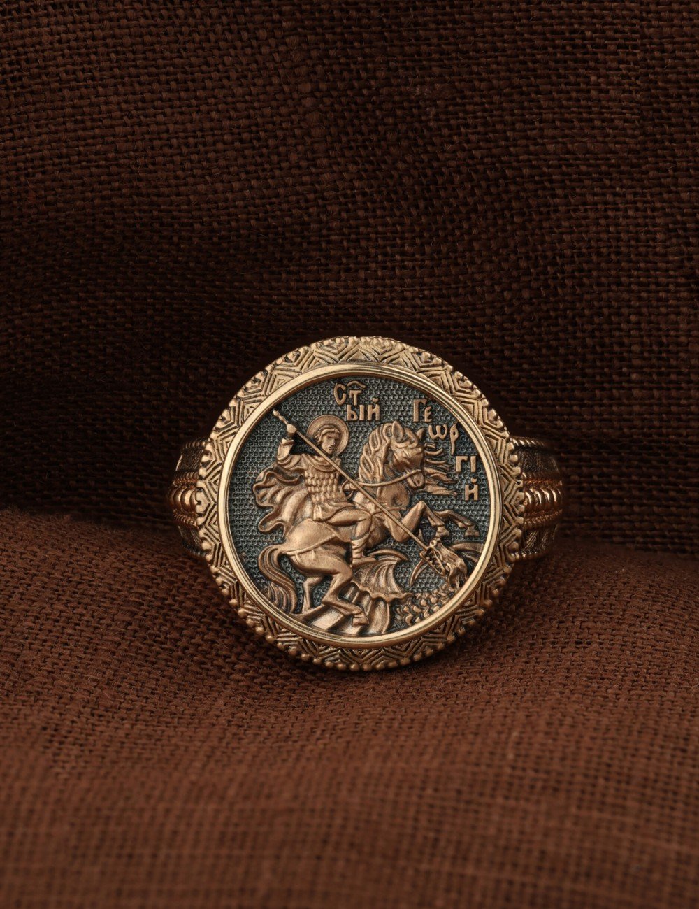 Кольцо из золота