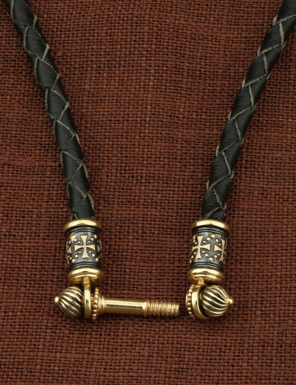 Гайтан из лимонного золота c кожаным шнурком