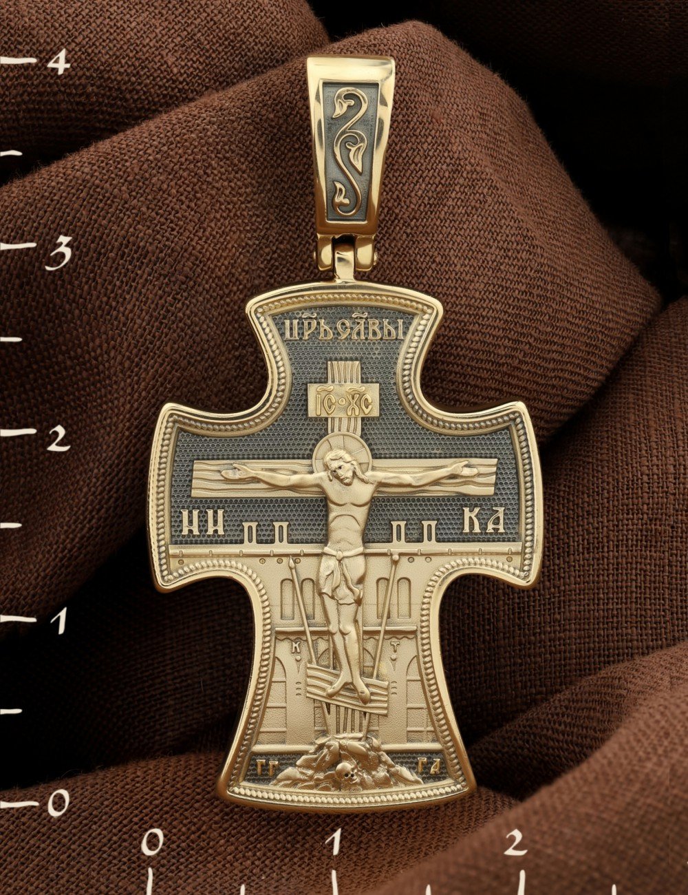 Крест из лимонного золота