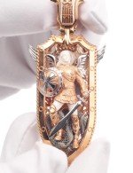 Образок из золота c эмалью и бивнем мамонта