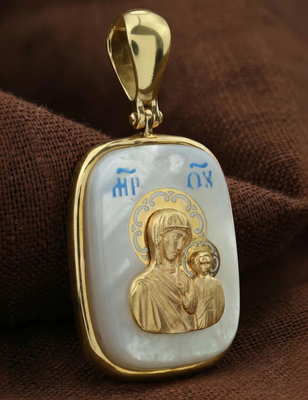 Образок из лимонного золота c эмалью и перламутром