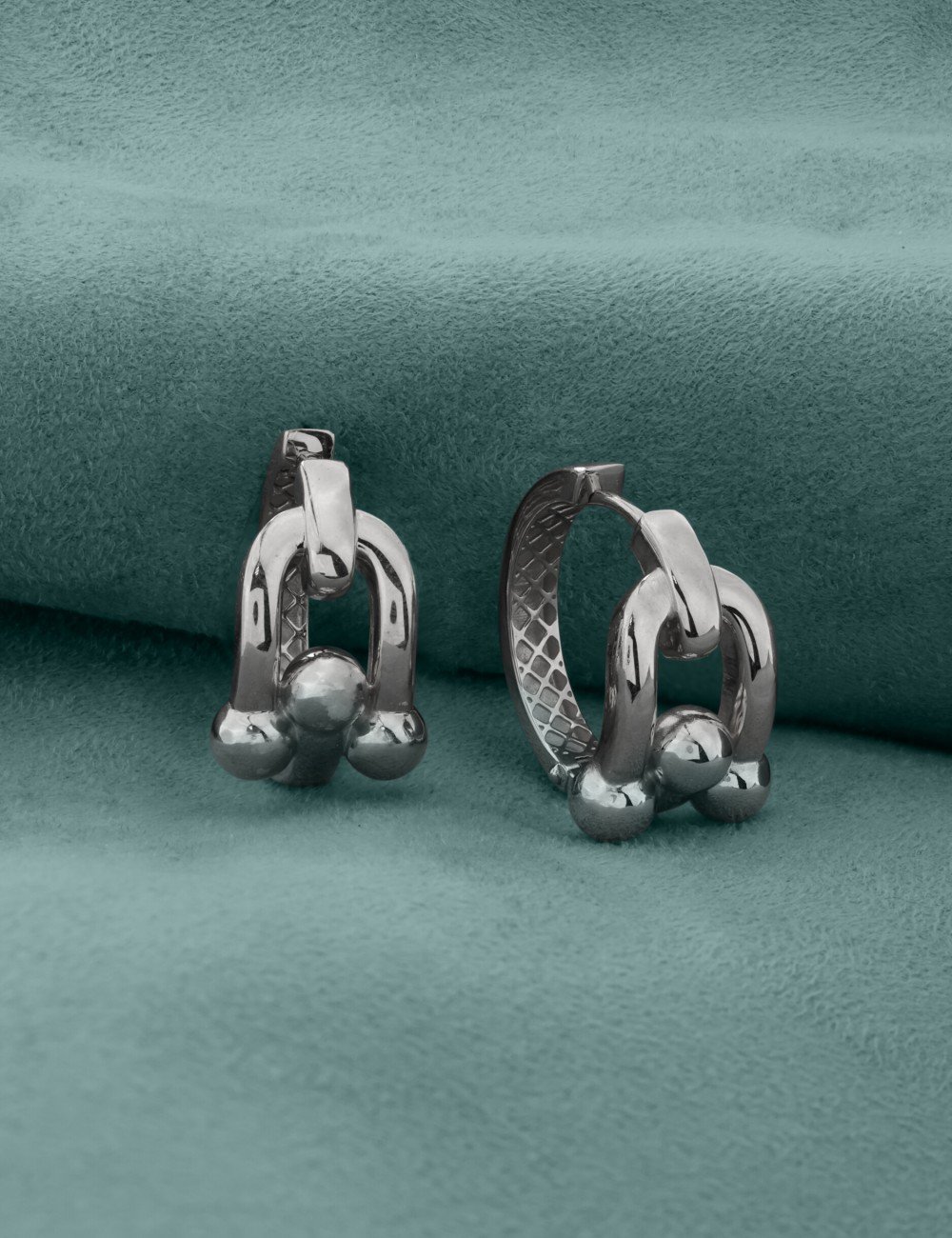 Серьги из белого золота