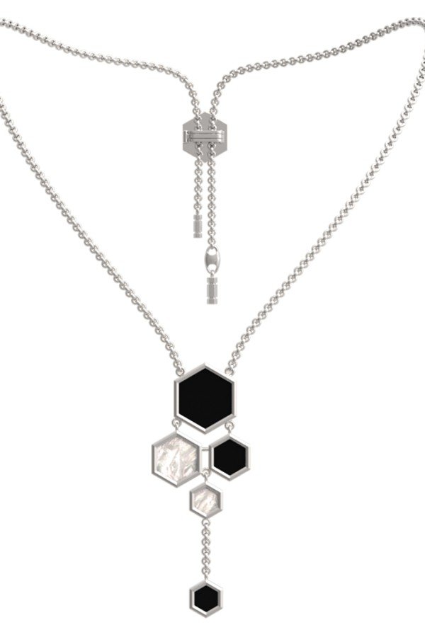 Колье из белого золота c ониксом и перламутром