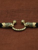 Шнурок шёлковый из зелёного золота c шёлковым шнурком