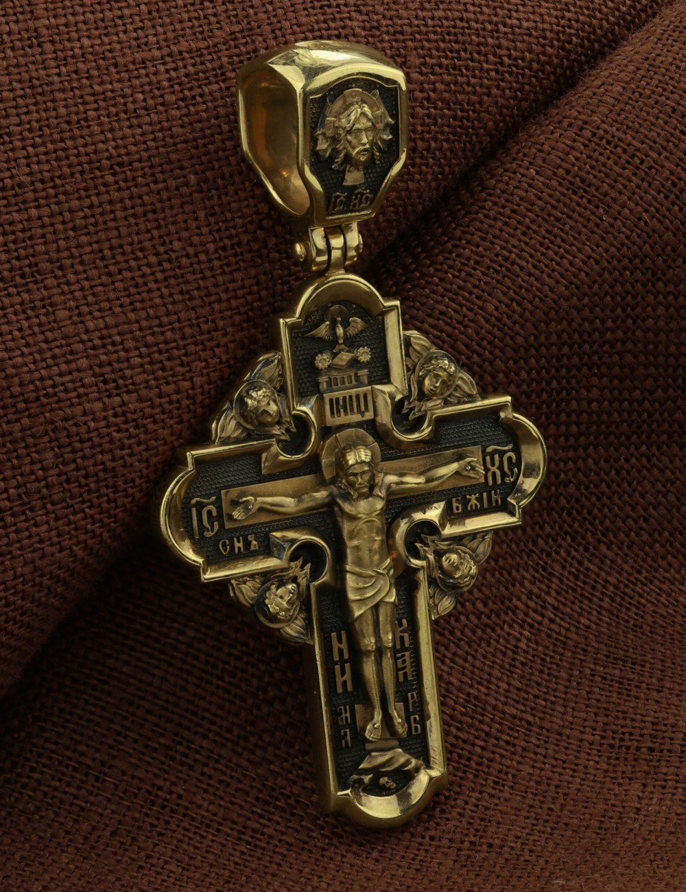 Крест из лимонного золота