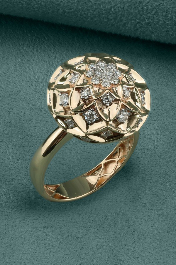 Кольцо из золота c бриллиантами