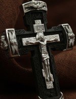 Крест из белого золота c эбеновым деревом