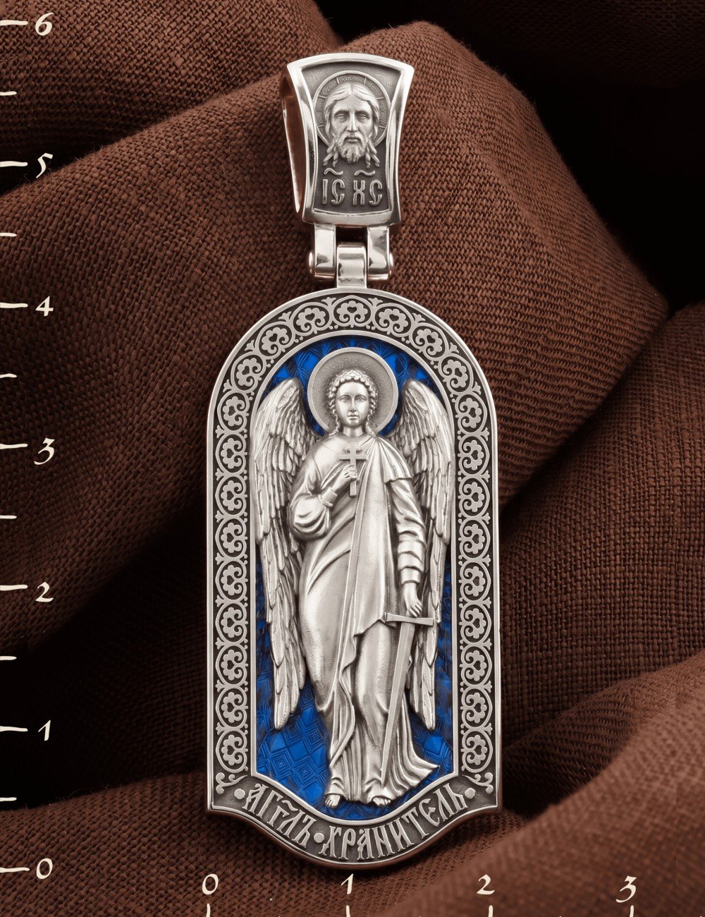 Образок из белого золота c эмалью