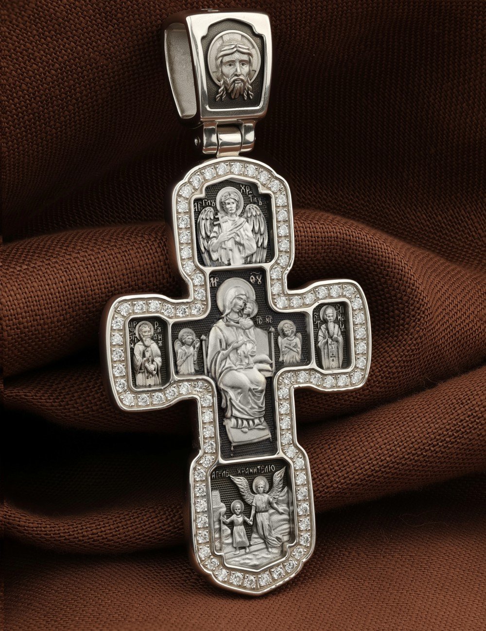 Крест из белого золота c бриллиантами