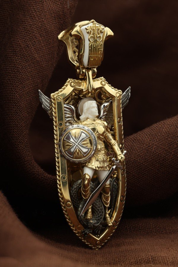 Образок из лимонного золота c эмалью и бивнем мамонта