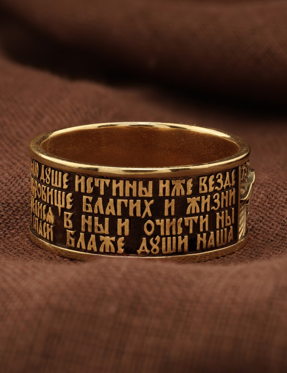 Кольцо из золота