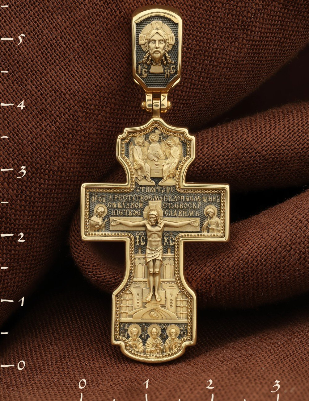 Крест из лимонного золота