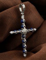 Крест из белого золота c жемчугом и лазуритом