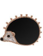 Брошь из золота c эмалью, ониксом и перламутром