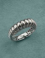 Кольцо из белого золота