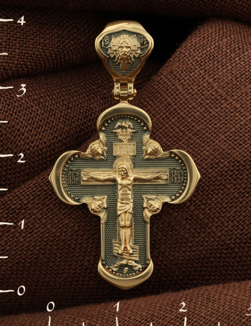 Крест из лимонного золота