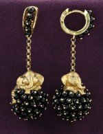 Серьги из лимонного золота c эмалью и ониксом