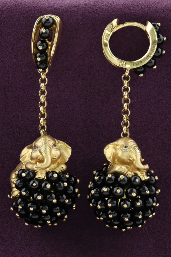 Серьги из лимонного золота c эмалью и ониксом