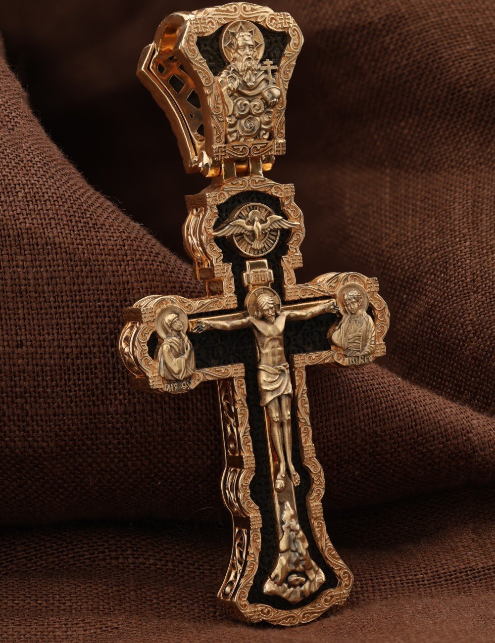 Крест из золота c эбеновым деревом