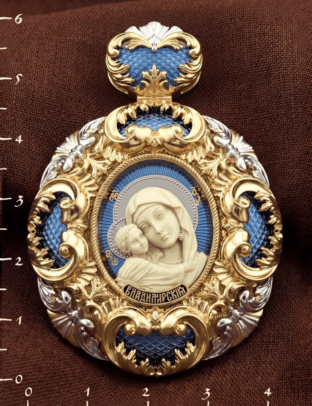 Образок из лимонного золота c эмалью и бивнем мамонта