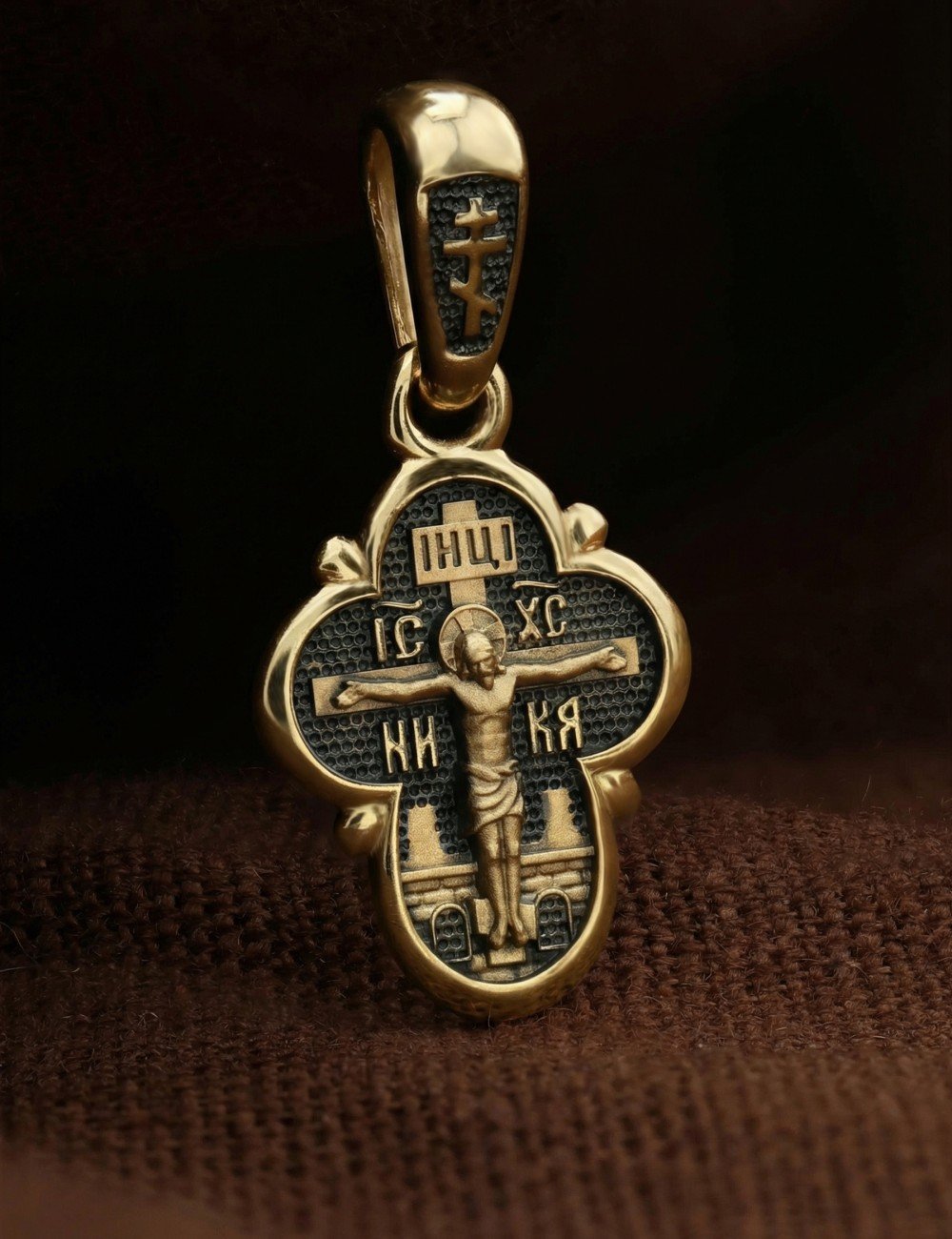 Крест из лимонного золота