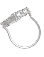 Кольцо из белого золота c бриллиантами и ониксом