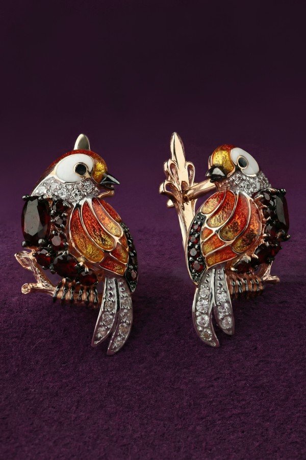 Серьги из золота c эмалью, фианитом и гранатом