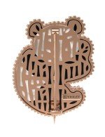 Брошь из золота c эмалью, ониксом и перламутром