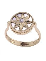 Кольцо из лимонного золота c бриллиантами, ониксом и перламутром