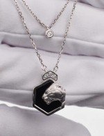 Колье из белого золота c бриллиантами и ониксом