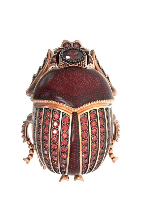 Брошь из золота c эмалью, фианитом и гранатом