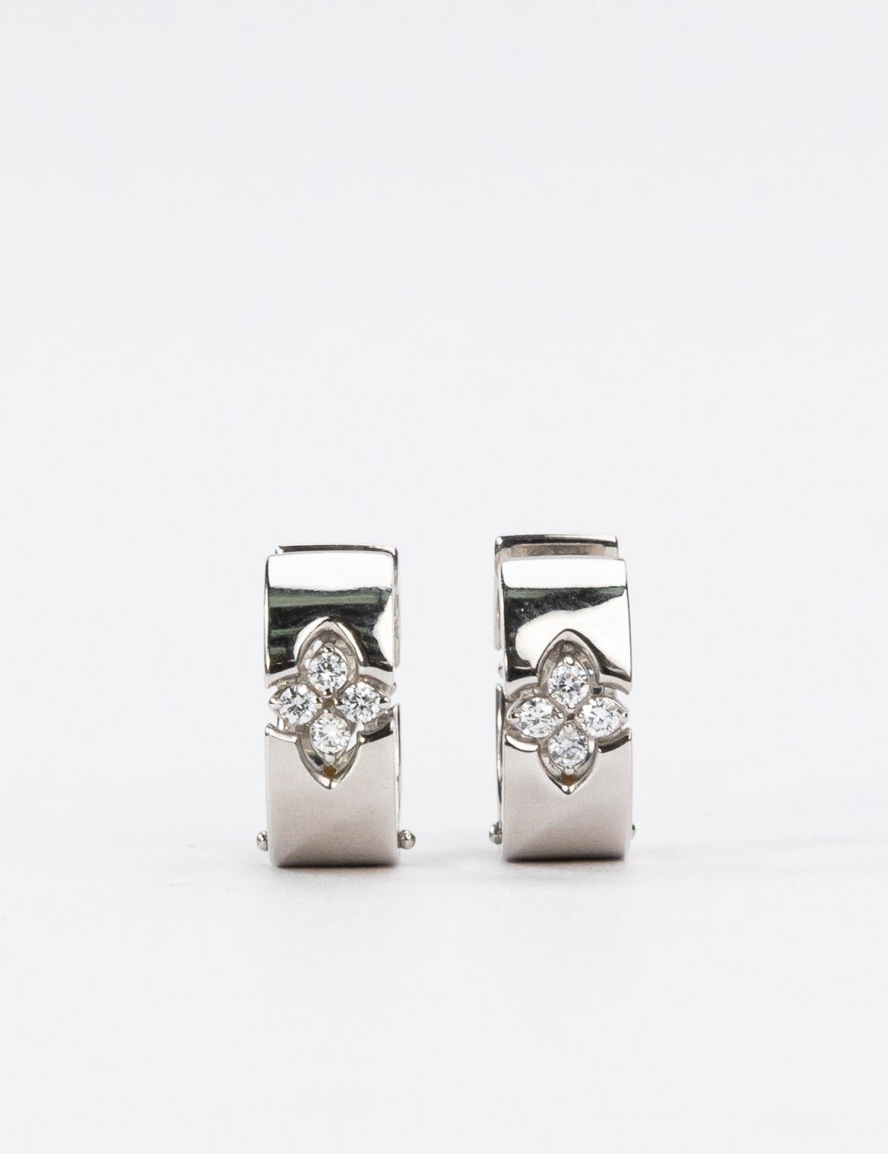 Серьги из белого золота c бриллиантами