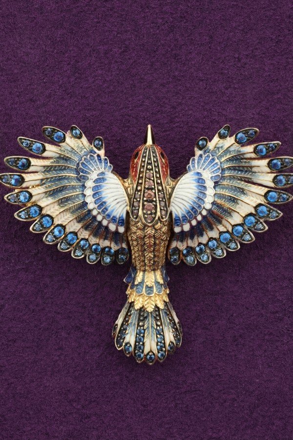 Брошь из лимонного золота c эмалью и фианитом