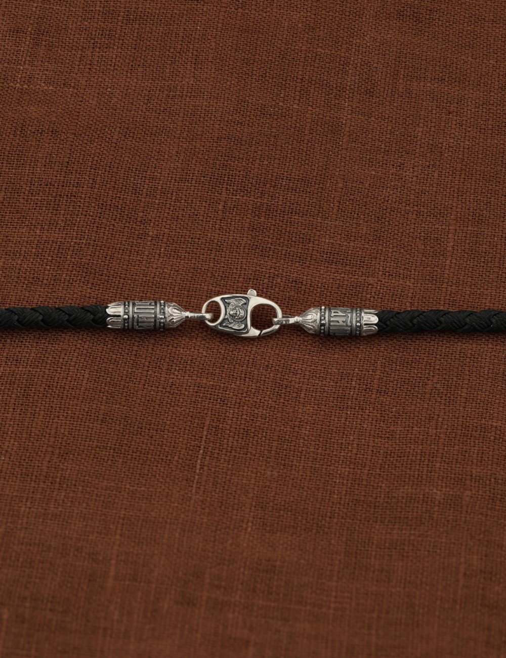 Шнурок шёлковый из белого золота c шёлковым шнурком