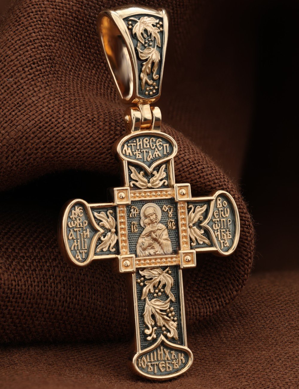 Крест из золота