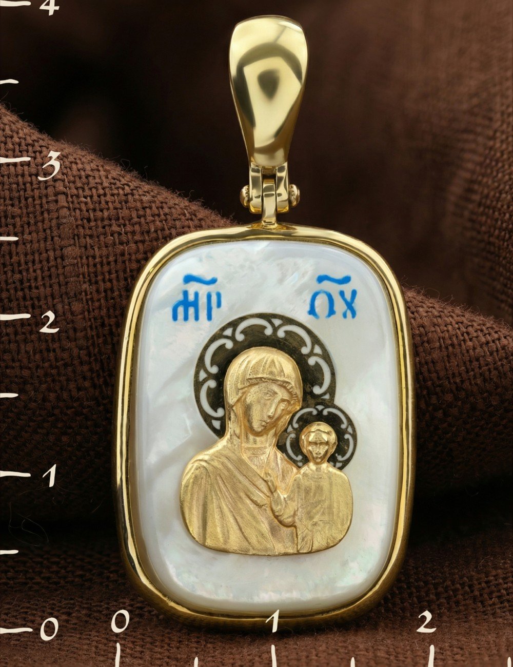 Образок из лимонного золота c эмалью и перламутром