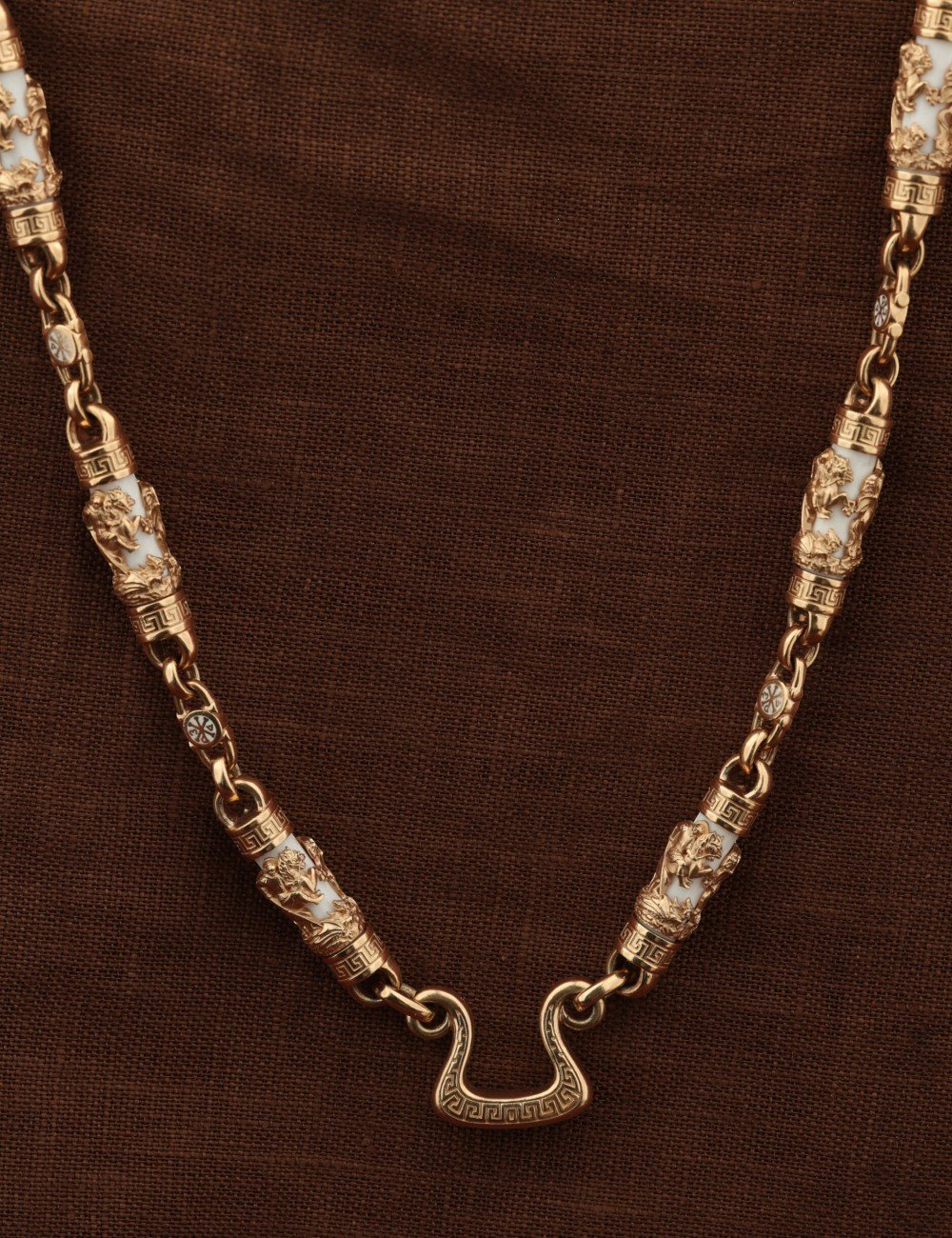 Цепь из золота c эмалью и бивнем мамонта