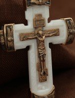 Крест из золота c бивнем мамонта