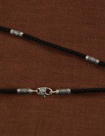 Шнурок шёлковый из белого золота c шёлковым шнурком