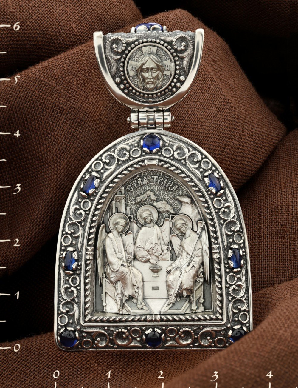 Образок из серебра 925 пробы c сапфиром