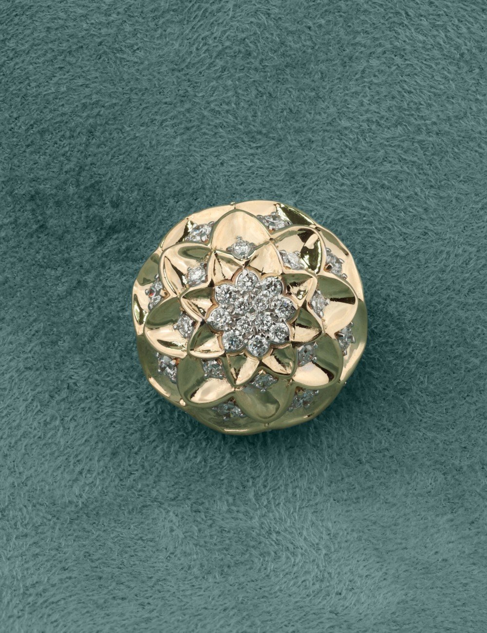 Подвеска из золота c бриллиантами