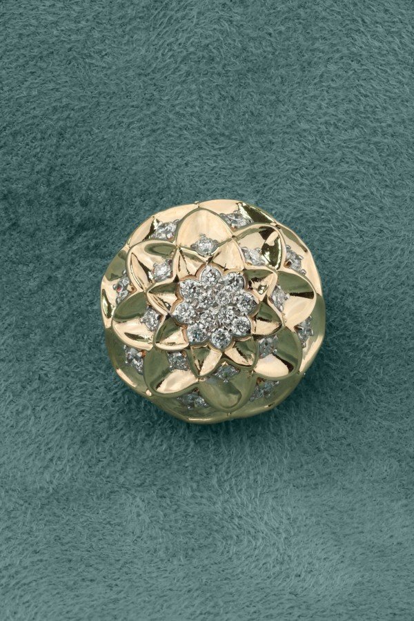 Подвеска из золота c бриллиантами