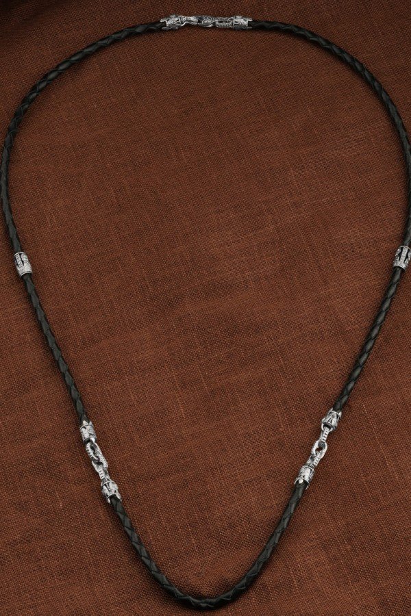 Гайтан из белого золота c кожаным шнурком