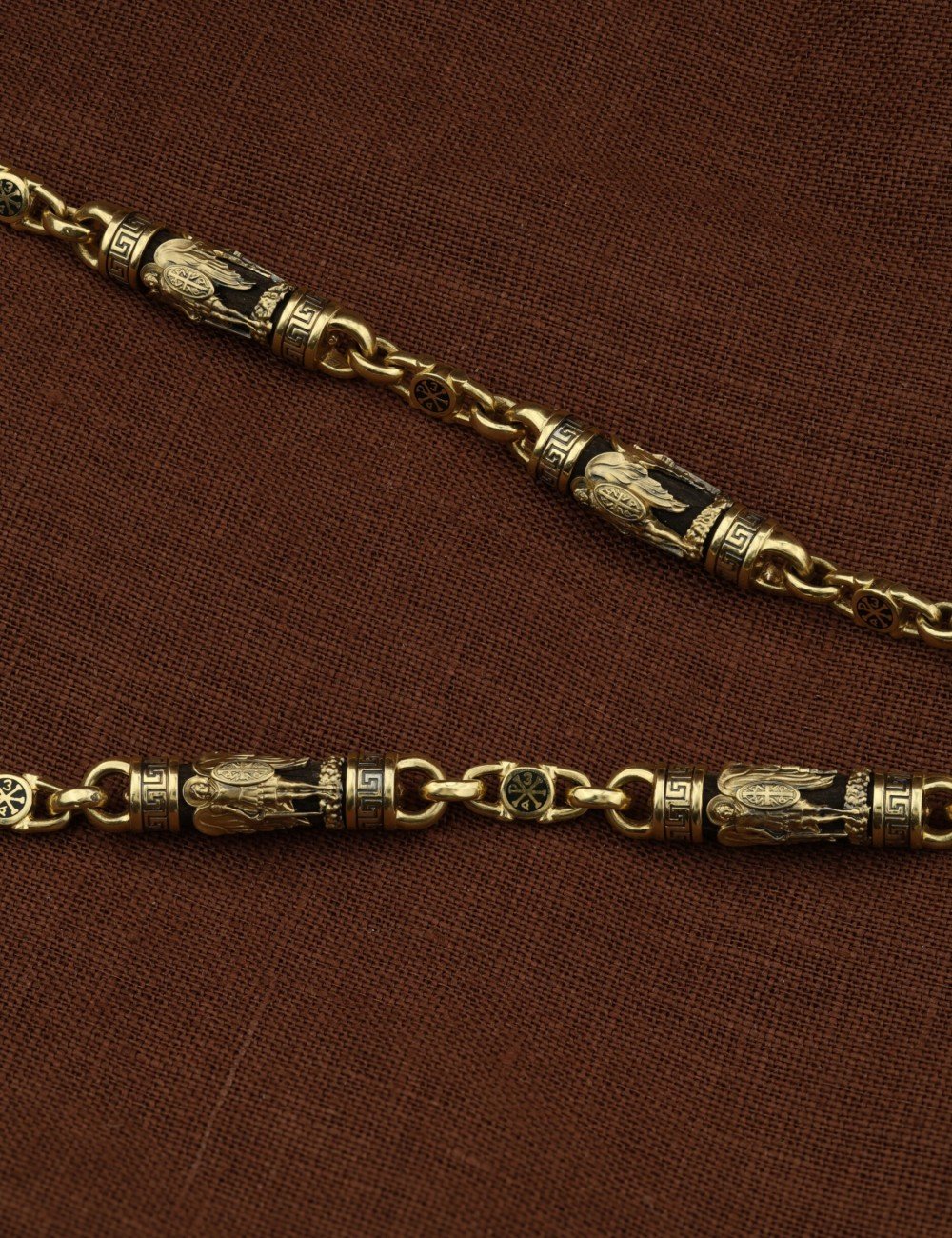 Цепь из лимонного золота c эмалью и эбеновым деревом