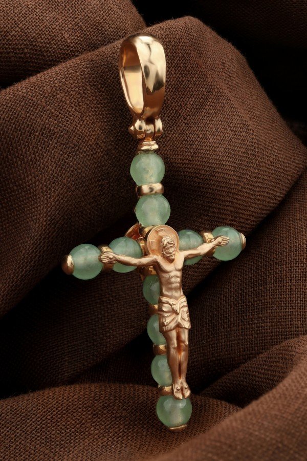 Крест из золота c нефритом