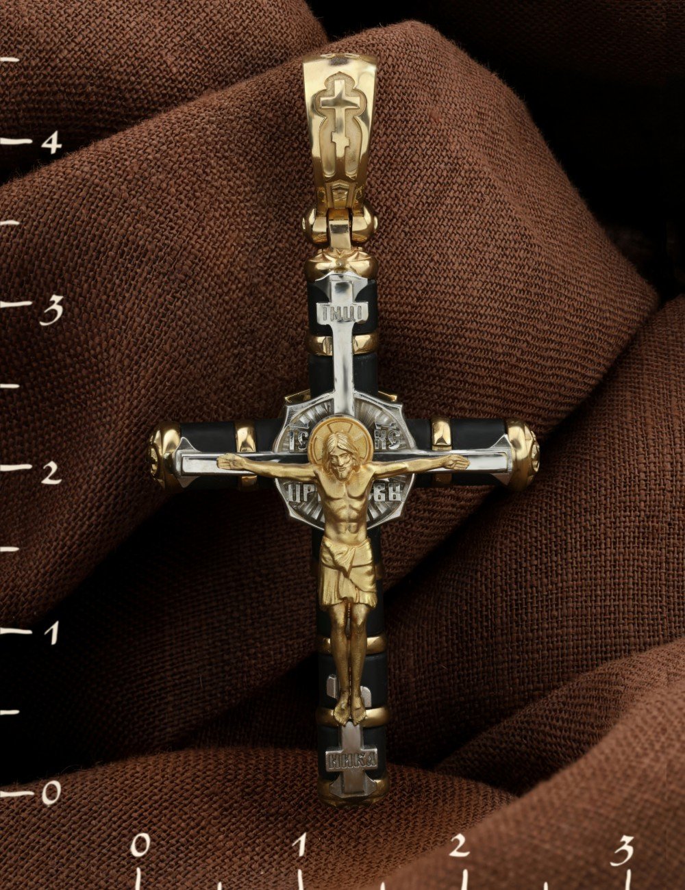 Крест из лимонного золота c ониксом